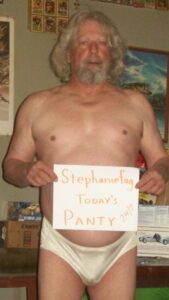 Stephaniefag wears pantys 24/7