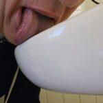 Toilet licker