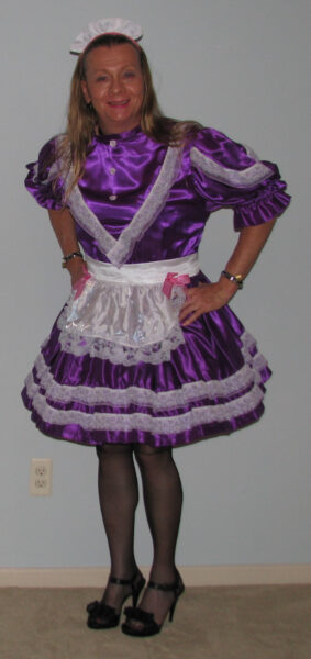 Chrisissy-in-her-purple-Sissy-Maid-Uniform-ready-to-serve-800×1697