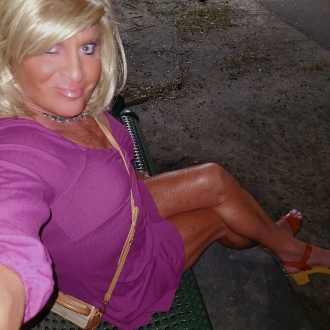 Kelly Michaels aka Michael Dickey