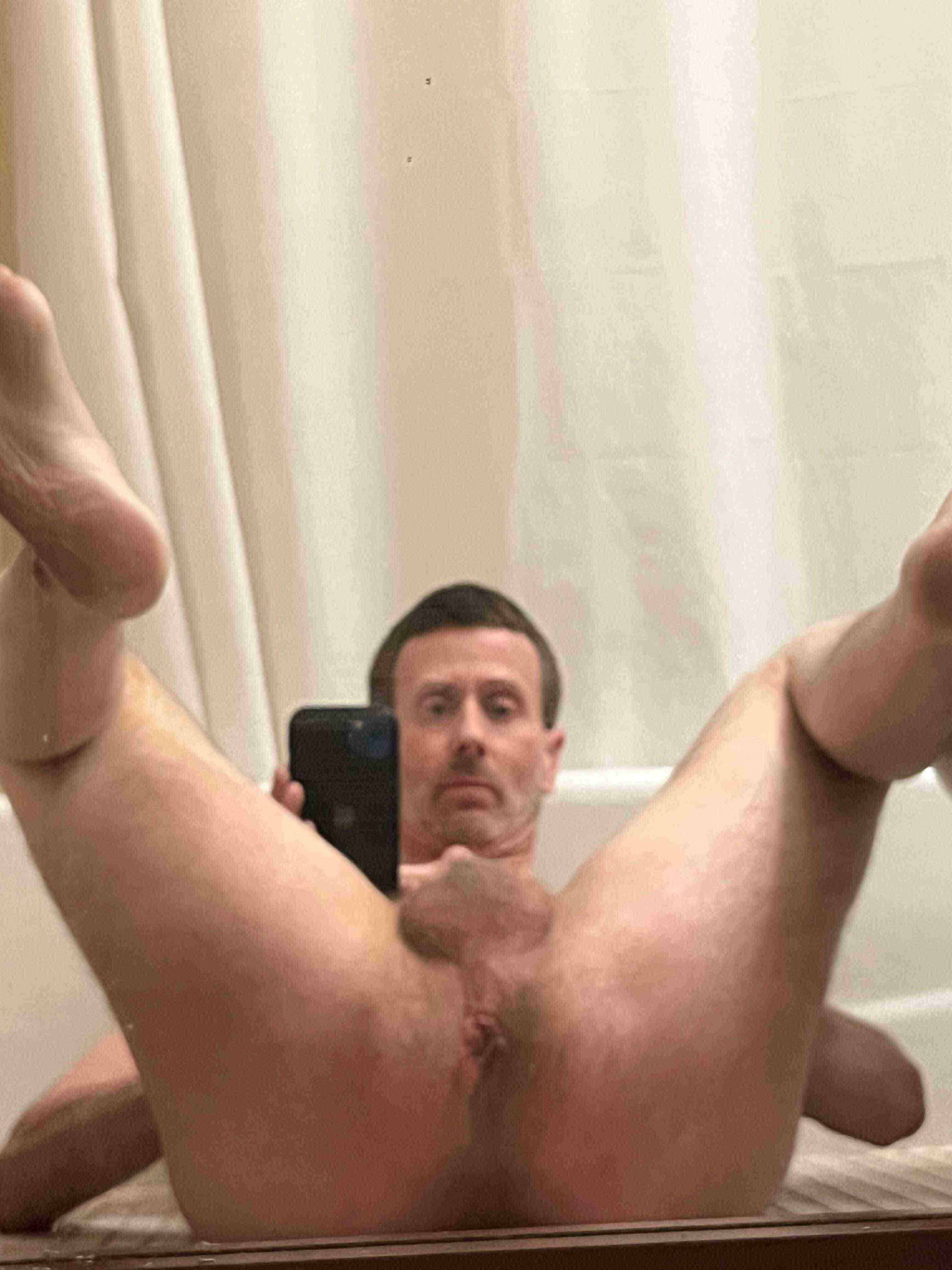 Me show face and pussy 2EF.com