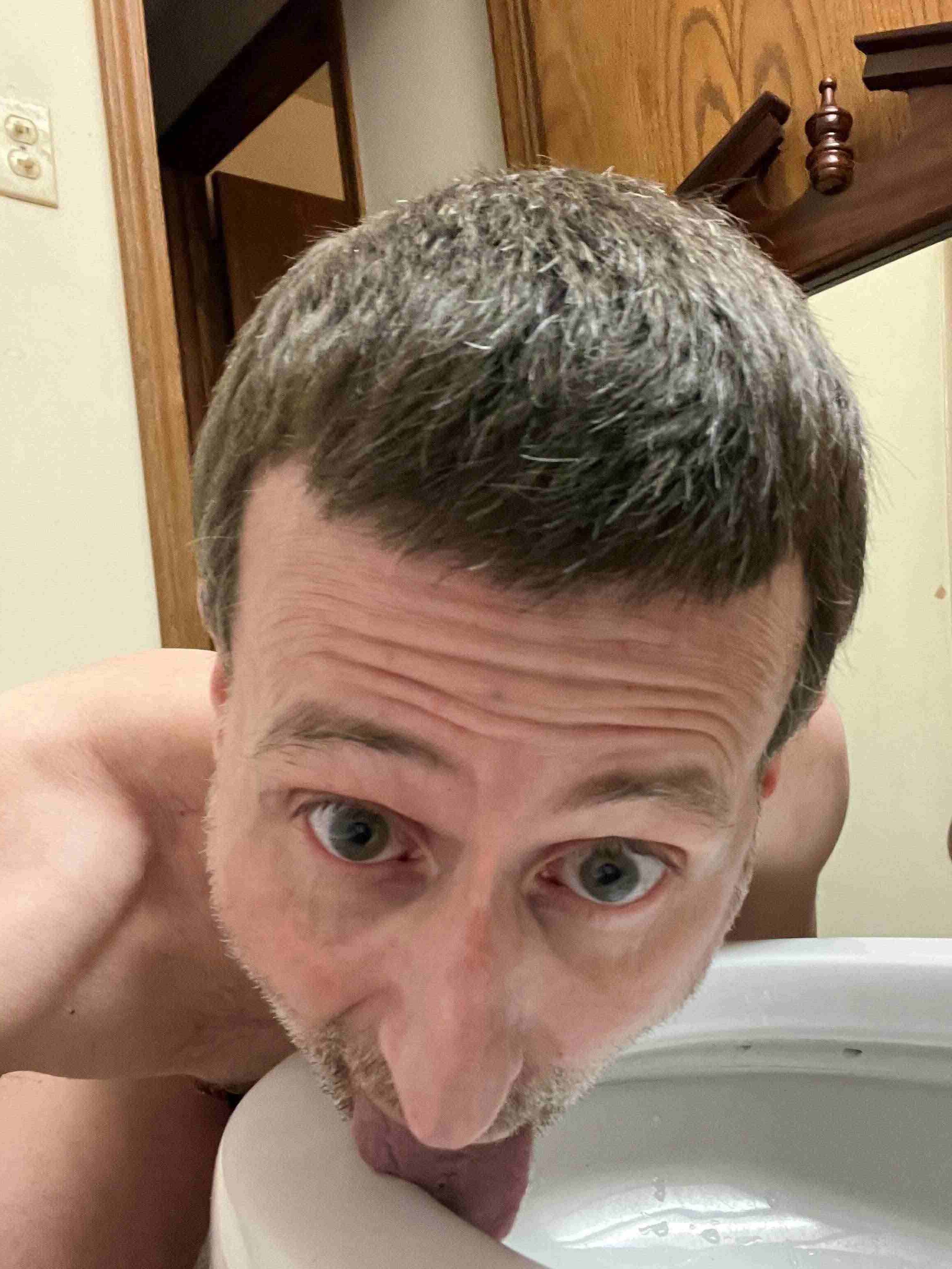 Me the toilet fag EF.com