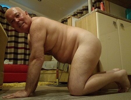 side kneel expose