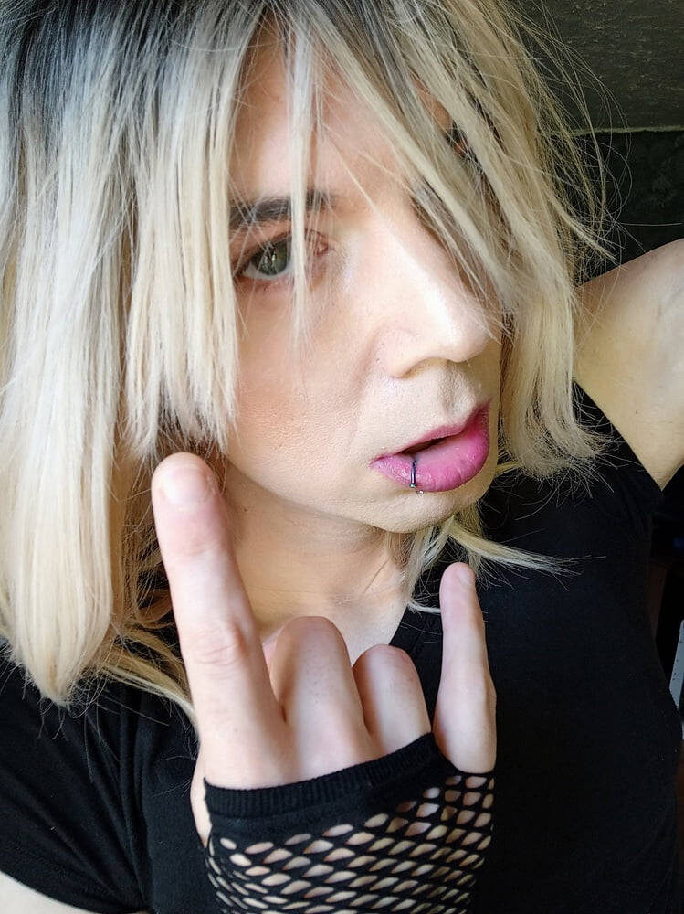 rock_out_by_toninaomi_dexzhc4-414w-2x