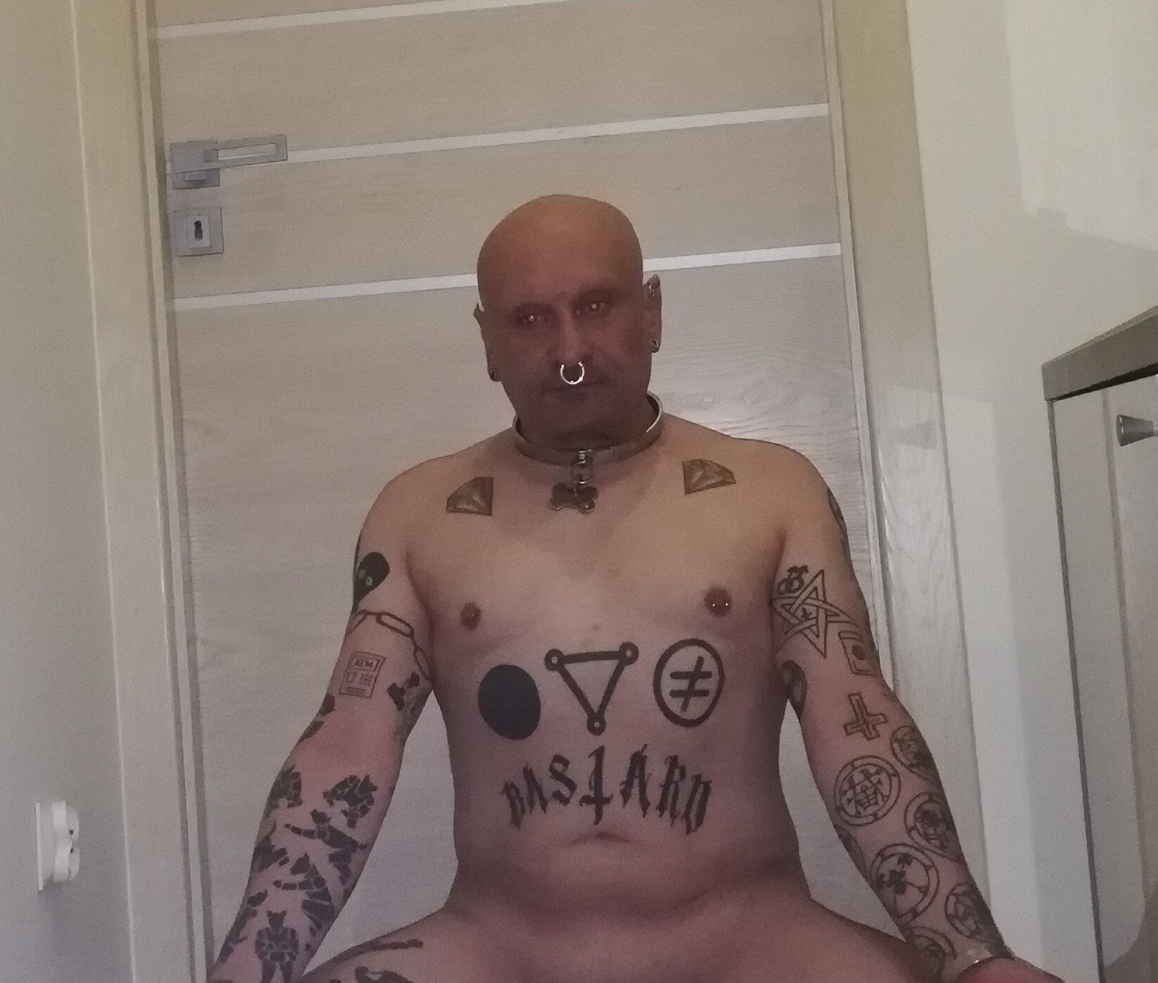 f3